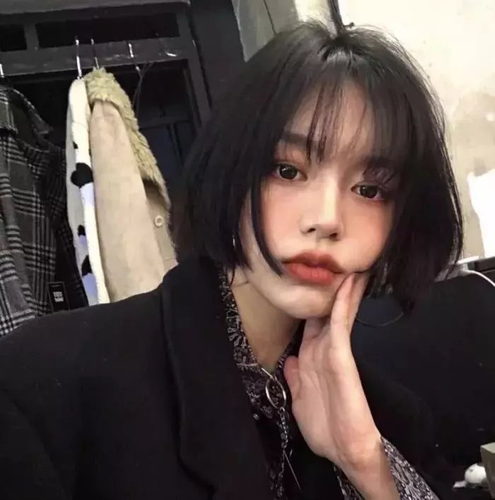 5个吓鬼的少年